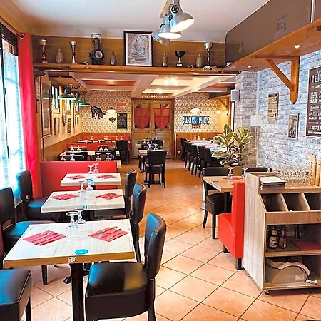 Hotel Le Commerce 3*
