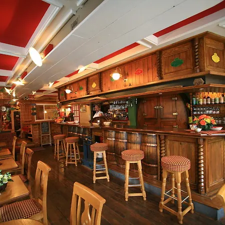 Hotel Le Commerce 3*